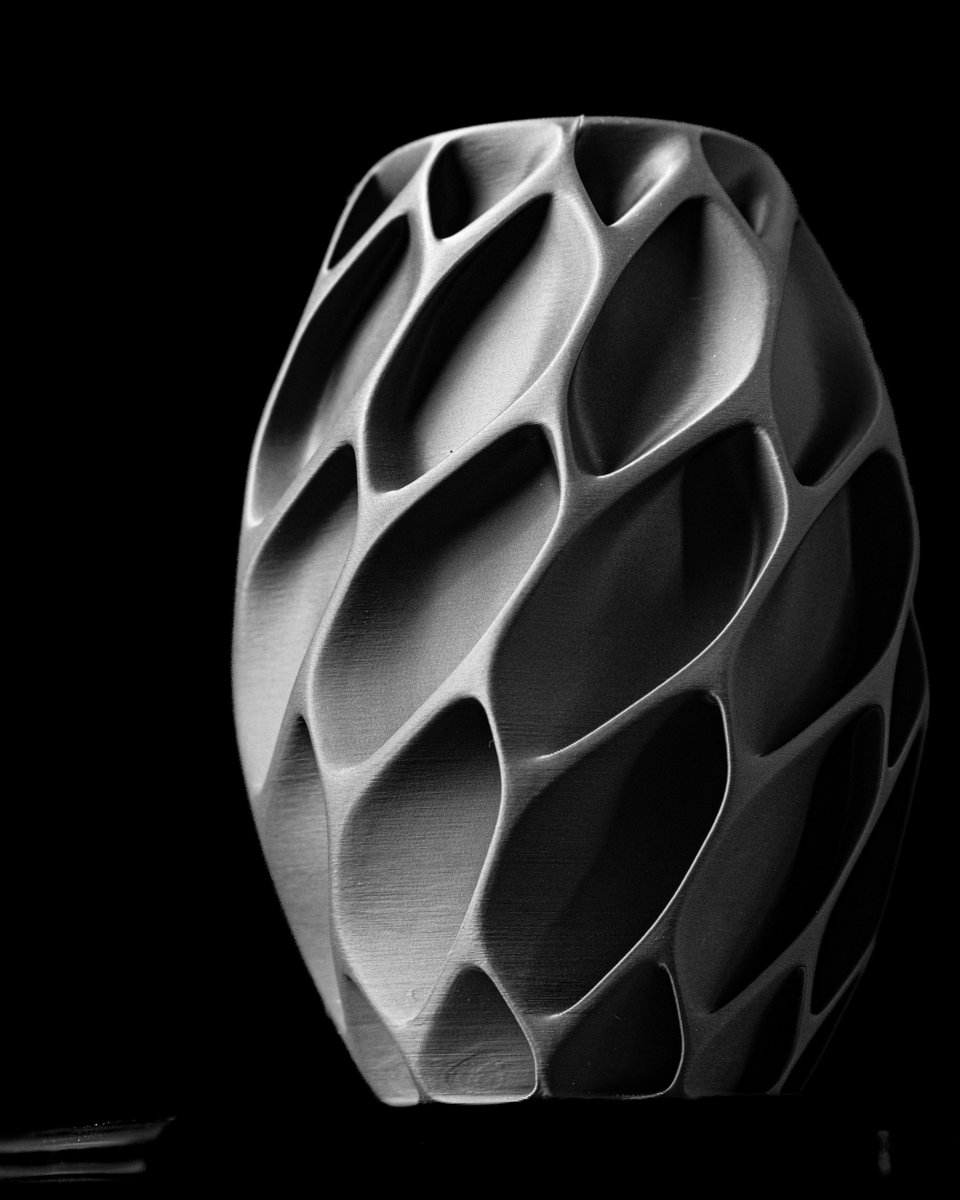 MODERNMACHINE3D's tweet image. Exo Flower Vase by MODERN MACHINE
STL available on our @Thangs3D profile. You can start 3D printing this yourself.