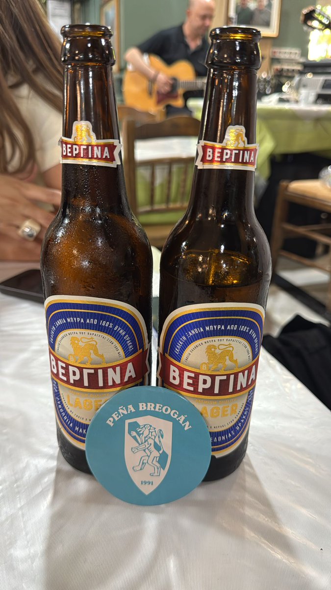 Que tal esa calor? 😁⛱️

🇬🇷 A familia de novos peñistas, <a href="/aboutelisabet/">Eli  🍀🌵🌴🌿🐘</a> e <a href="/jornet_joan/">Joan Jornet</a>, andan por Atenas representando á Peña Breogán!

Se viaxas a algún sitio coa túa camiseta ou bufanda do Breo... non dubides en compartila co hashtag #VeránCeleste. 🩵🤍