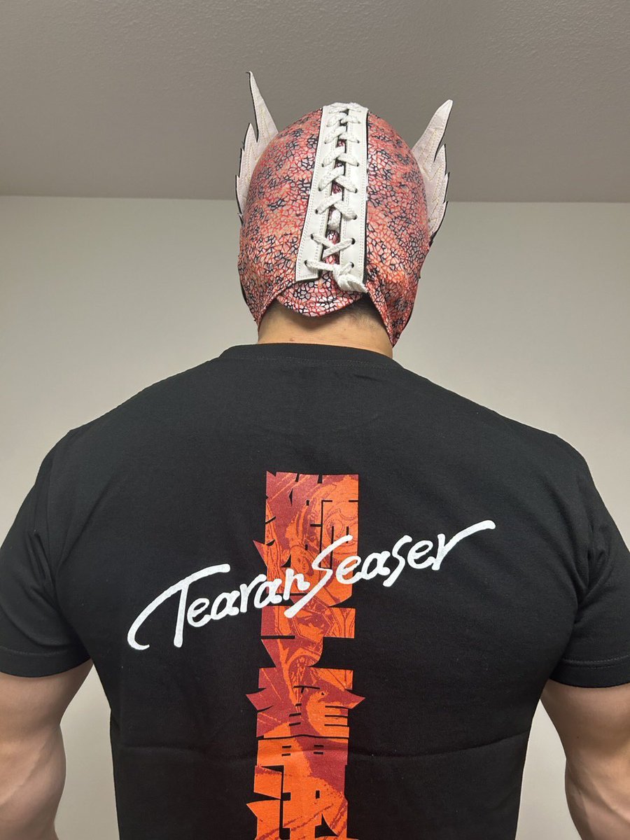 ティーラン獅沙 (@seaser_rdpw) on Twitter photo 明日から私の新作Tシャツを販売します!
この業界ではあまり見ないワンポイントに加え、後ろには「獅子奮迅」の文字!
自分の殻を破り昇り上がる姿を描いてます。
今回のデザインも<a href="/kagelow/">影由-Kageyoshi</a> さん!
ありがとうございます!
バックプリントよ〜く見てください👀
お気づきでしょうか?😏
#rd_pw 明日から私の新作Tシャツを販売します!
この業界ではあまり見ないワンポイントに加え、後ろには「獅子奮迅」の文字!
自分の殻を破り昇り上がる姿を描いてます。
今回のデザインも<a href="/kagelow/">影由-Kageyoshi</a> さん!
ありがとうございます!
バックプリントよ〜く見てください👀
お気づきでしょうか?😏
#rd_pw