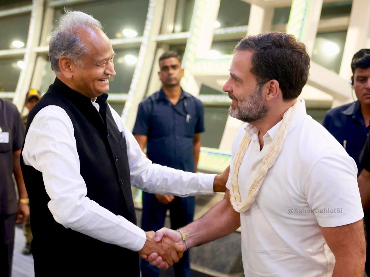 लोकसभा में नेता प्रतिपक्ष श्री राहुल गांधी जी को जन्मदिन की हार्दिक बधाई एवं शुभकामनाएं । 
मैं ईश्वर से आपके अच्छे स्वास्थ्य एवं दीर्घायु होने की प्रार्थना करता हूं।
<a href="/as/">𝅙</a>