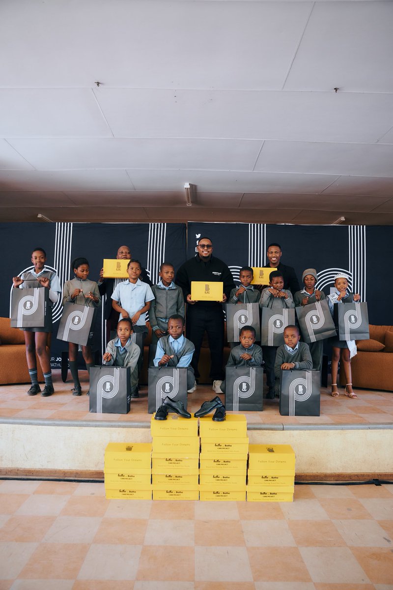 theo_baloyi01's tweet image. As part of our CSI Project (Bathu For Batho Care project), Bathu donated 100 pairs of school shoes to Nthame Primary School in Madiseng (Burgersfort).
Bathu - A shoe brand with a Soul ❤️
