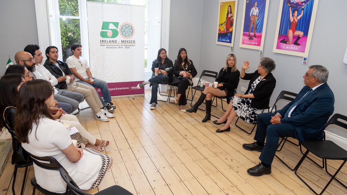 Embajada de México en Irlanda (@embamex_irlanda) on Twitter photo La Embajada de México en Irlanda recibió con entusiasmo a estudiantes mexicanos que realizan un intercambio académico en <a href="/DCU/">Dublin City University</a>. Sus testimonios son muestra del valor de la educación como puente entre culturas. Les deseamos mucho éxito en esta etapa formativa en Dublín. 🇲🇽📚🇮🇪 La Embajada de México en Irlanda recibió con entusiasmo a estudiantes mexicanos que realizan un intercambio académico en <a href="/DCU/">Dublin City University</a>. Sus testimonios son muestra del valor de la educación como puente entre culturas. Les deseamos mucho éxito en esta etapa formativa en Dublín. 🇲🇽📚🇮🇪