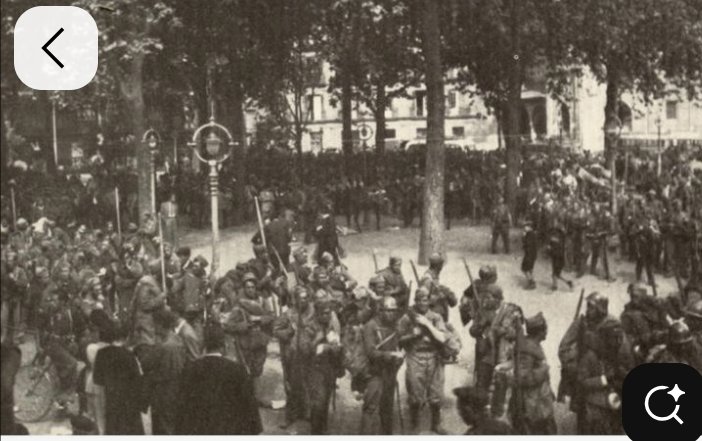 1937ko ekainaren 19 Bilbo erori zen faxisten eskuetan, gogor borrokatu ostean eta oraindik ez dugu lortu haiengandik askatzea, 2 argazki:
San Anton zubia lehertuta bata eta faxistak areatzan bestea. #oroimenhistorikoa