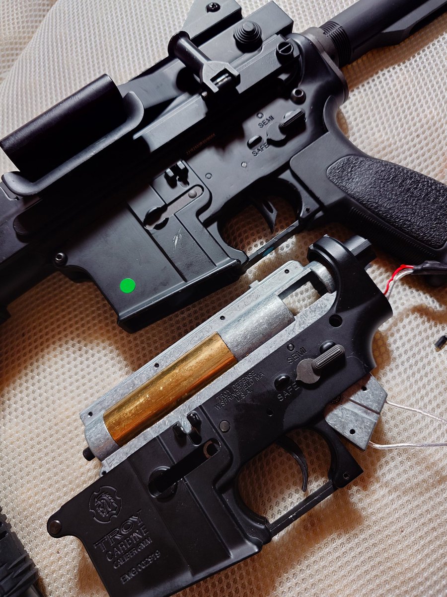 tetsu1412's tweet photo. スタンダードのLMG組み直そうかと思ったら、トレポンのパーツがほとんどで出来なかった…
部屋中大捜索じゃ… https://t.co/n1492mkw74