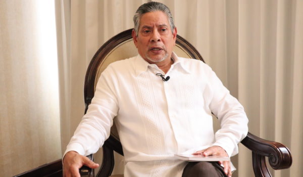 100noticiastv's tweet image. #LOÚLTIMO Sicarios matan en #CostaRica a Roberto Samcam, coronel en retiro del ejército en Nicaragua. Los hechos ocurrieron en el condominio donde vivía.  A Samcam le dieron 8 impactos de bala, confirma Samantha Jirón, quien lo consideraba su padre.  Los hechos ocurrieron en…