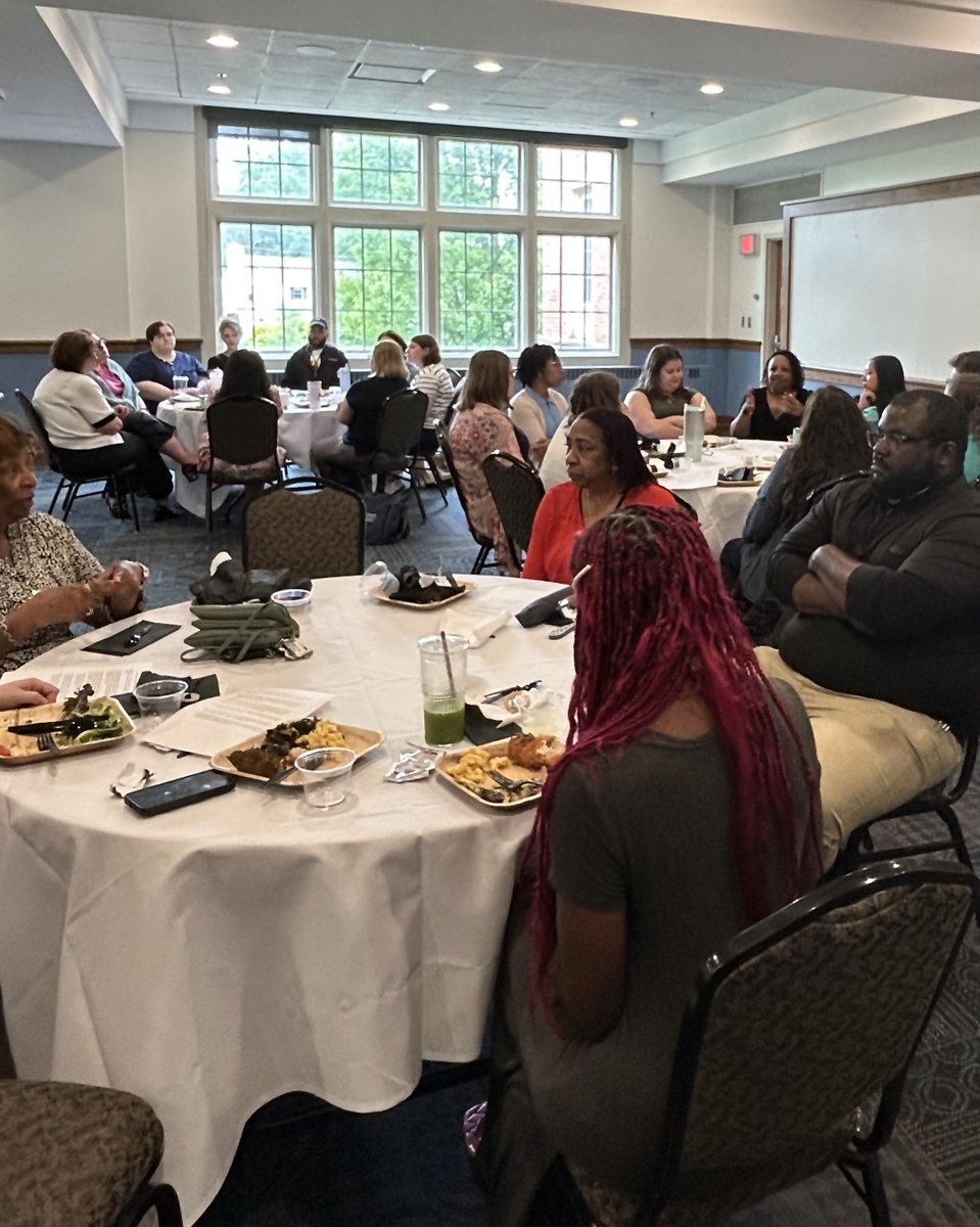 To honor Juneteenth, the JCU community gathered to reflect, learn, and explore our path toward justice. Hosted by the Office of Student Experience and Campus Belonging, the event fostered thoughtful conversation rooted in Jesuit values.