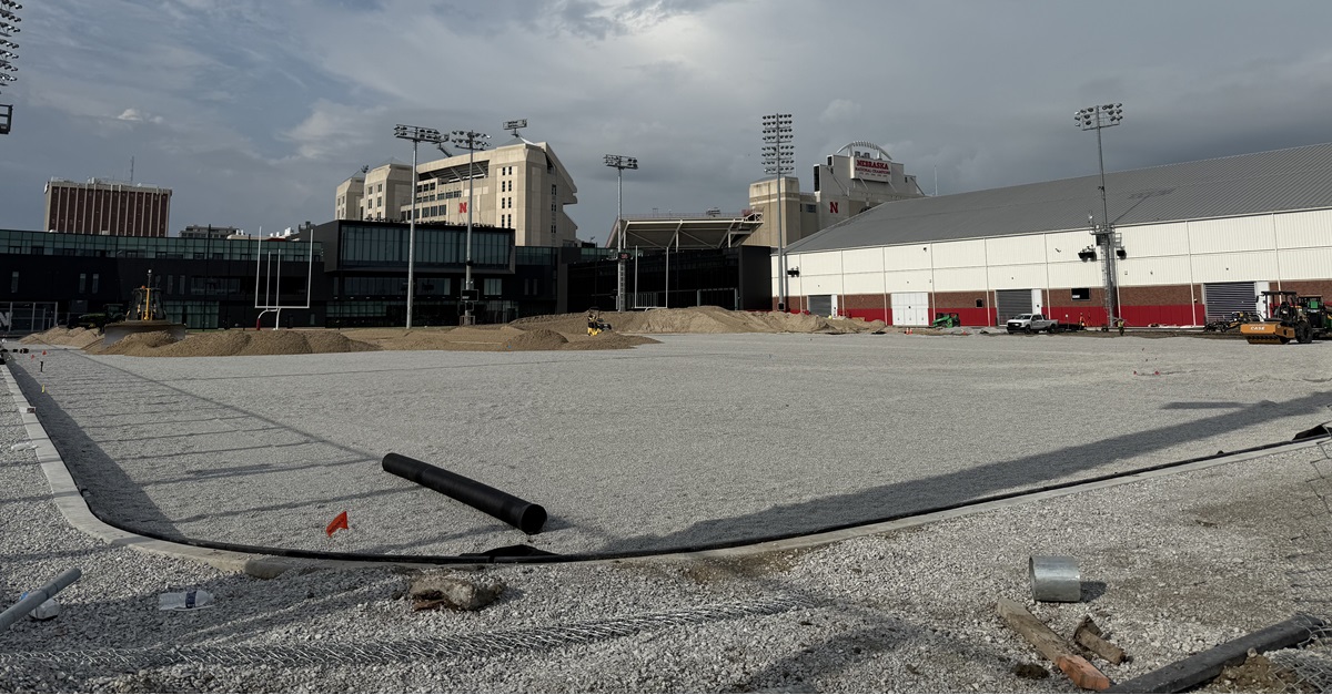 ProfileGolf's tweet image. At @UNLincoln with @HuskersTurf & @LloydCivilSport. Tilling in Profile Greens Grade® PPC for FB practice field reno to boost O₂, H₂O & nutrient availability for better infiltration & compaction resistance. Managing a golf course or a sports field = same goal...healthier turf.