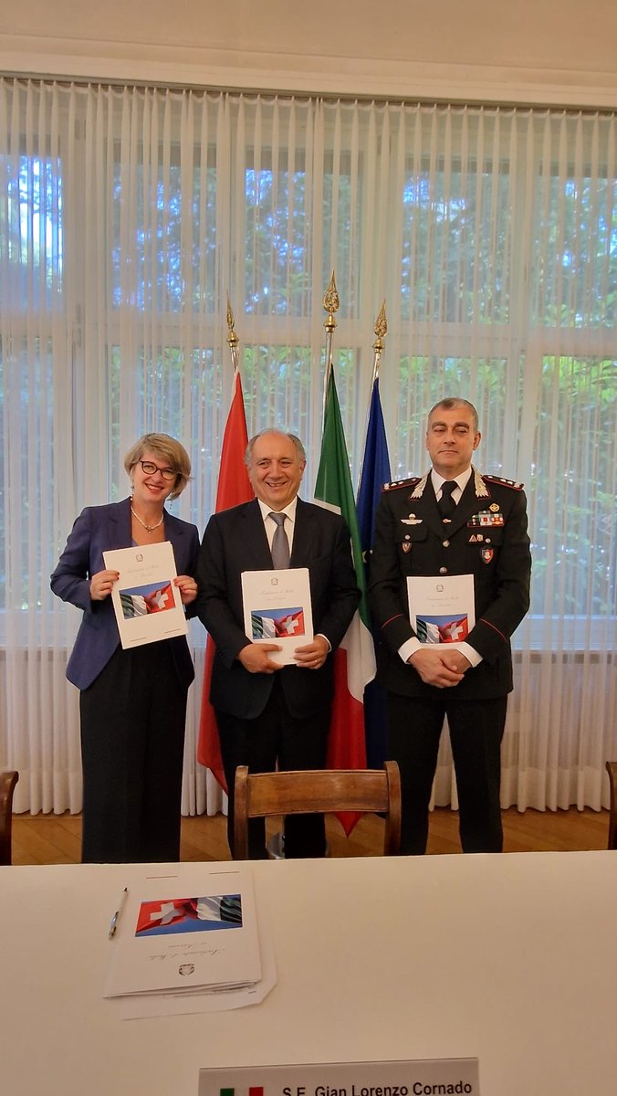 L’evento di oggi testimonia l’importanza dei rapporti di cooperazione tra la Svizzera e l’Italia e tra l’Ufficio Federale della Cultura e il Comando Carabinieri Tutela Patrimonio Culturale per garantire il ritorno ai territori di origine dei beni culturali depredati