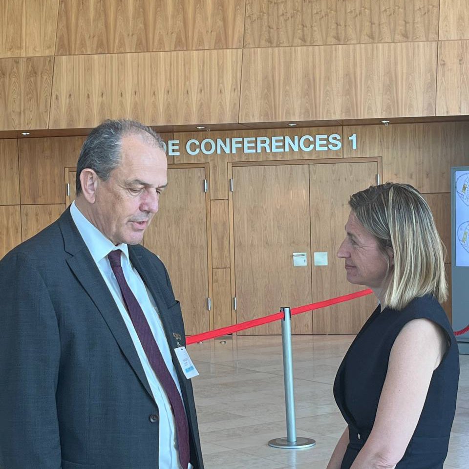Conseil des ministres de l’UE | 🇫🇷🇩🇪 Avec Michael Schäfer, secrétaire d’État allemand au Travail et aux Affaires sociales. 

Une première rencontre avec ce nouveau ministre. 

Nous devons trouver les voies d’un compromis européen sur la coordination des systèmes de sécurité