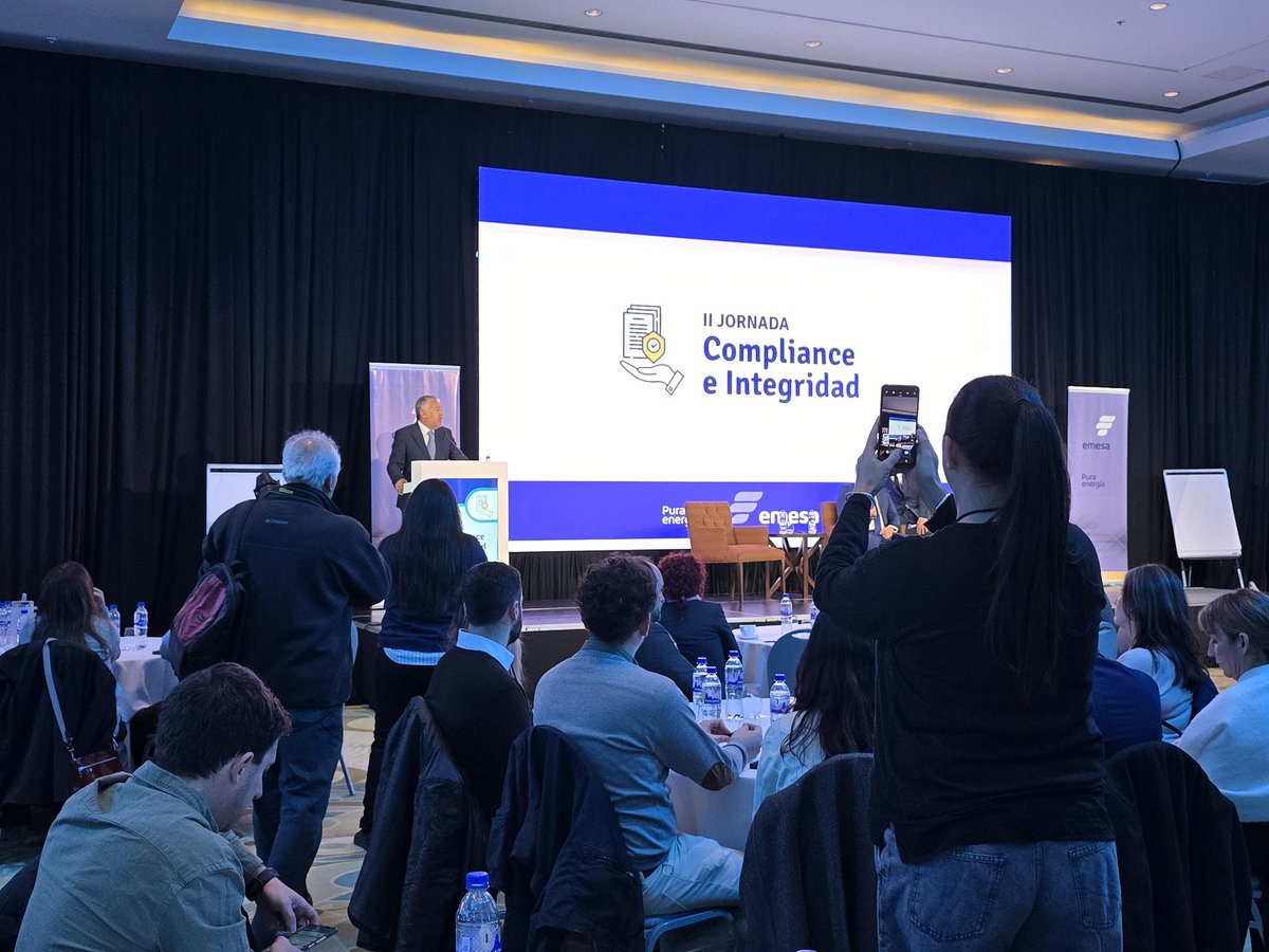 MauriPintiClop's tweet photo. Gracias al gobernador @alfredocornejo, vicegobernadora @hebesil, ministra @JimehLatorre ,@petilombardi y al intendente @marcoscalvente por acompañarnos.

#Compliance #Mendoza #Integridad #Transparencia #EMESA https://t.co/oR4g91nrmC