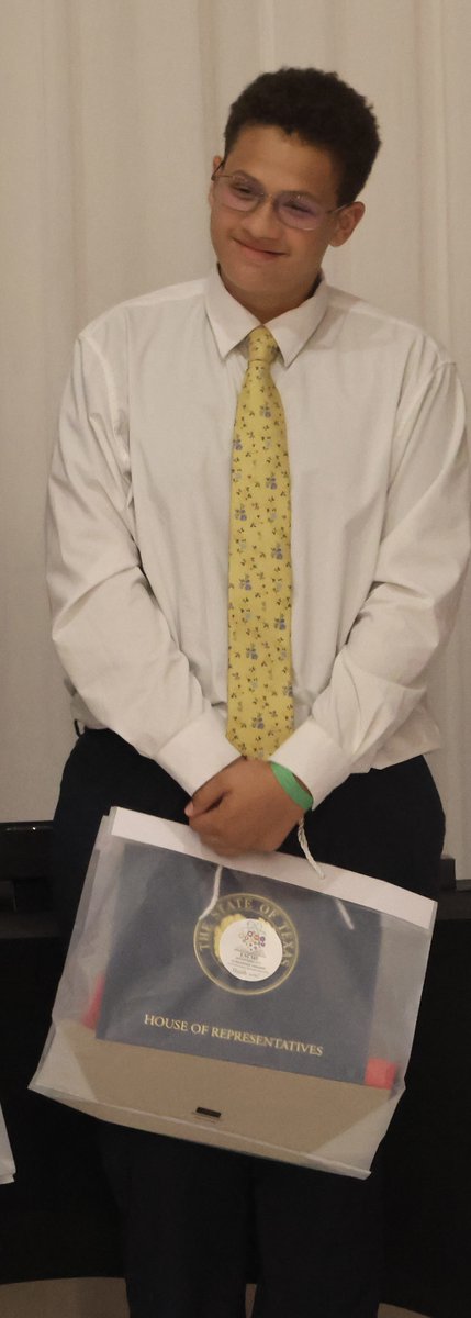 @cedar_hill_hs Graduates &amp; @Uhouston students Aniyah Folks and Isaiah Jefferson were among the ESUME Scholarship recipients on Tuesday night! @principaljoffre @chisdfinearts @chlonghorns @chwomenssoccer @chhs_theatre 

#LonghornNextChapter #CedarHillAlumni