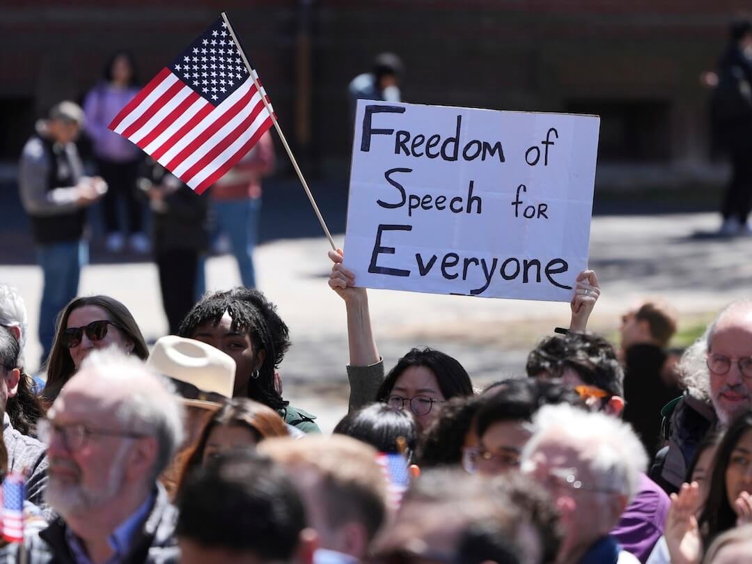 🪞 Freedom is not measured by who you insult.
It’s measured by whether you need to.

A thread on the Western illusion of free speech as moral superiority.

1/
Westerners often mock Chinese:
“You can’t even say Winnie the Pooh!”
They take pride in being able to mock their leaders,