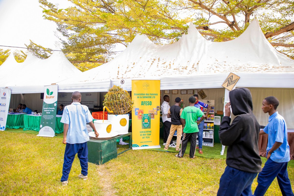 We’re live at #RwandaAgriShow2025 at Mulindi Show Ground!

Sorwathe Ltd proudly presents its legacy as Rwanda’s first tea factory crafting a diverse range of teas — from CTC and Green Tea to Orthodox, Oolong, and other specialty blends.

Visit our stand and explore the perfect