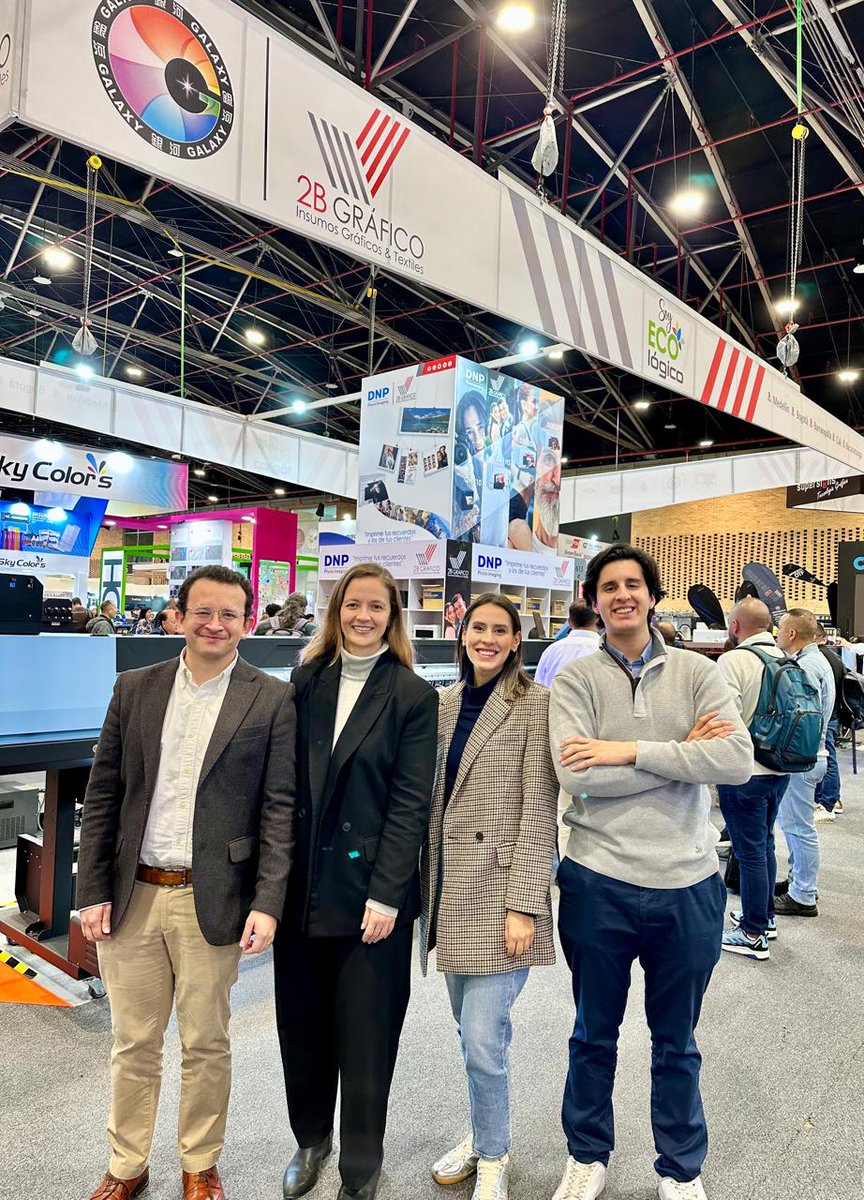 Estuvimos presentes en el 39° #CongresoColombiaGráfica de <a href="/ANDIGRAFCol/">ANDIGRAF</a>. Junto a #TatianaDuarte, presidenta de Andigraf, y nuestro aliado #ColombiaTextiles, hablamos de #oportunidades, #mercados y #mecanismos de #comercioexterior para la #industriagráfica.

<a href="/JulianaVillegas/">Juliana Villegas</a>