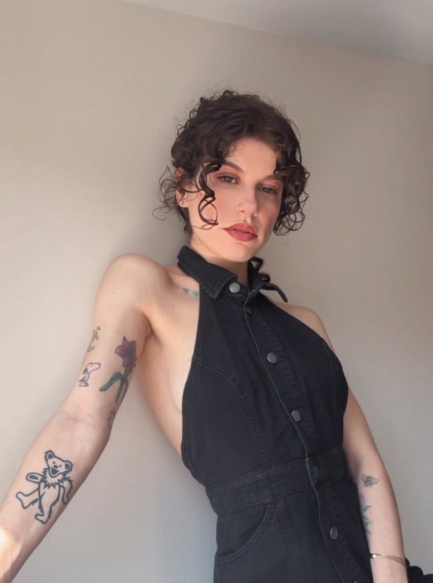 deaddoggs's tweet image. Feeling myself again