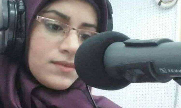 إعلامية في #مأرب تم الاعتداء عليها وضربها لانها كشفت عمليات #فساد_الاخوان في مشاريع إغاثية للأمم المتحدة تفوق 90مليون ريال كل هذا يحدث في جمهورية حزب الإصلاح في مأرب.