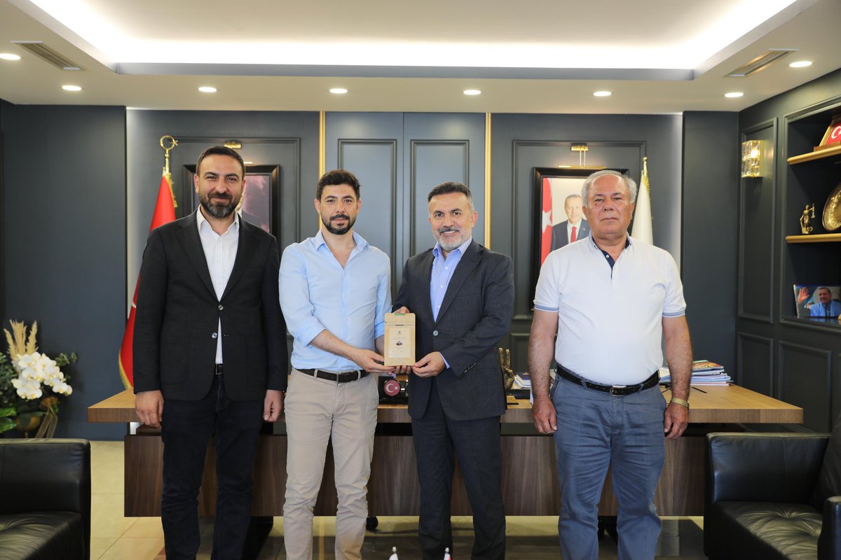 ibrahim GÖKÇEDAĞ (@ibrahimgokcedg) on Twitter photo 2000 Evler Mahalle Başkanımız Necati Karabulut ve Harnuphane Gıda Ltd. Şti. kurucusu Emre Karabulut ile birlikte, İl Başkanımız Sn.Tamer Dağlı’yı ziyaret ettik.
Nazik ev sahipliği ve kıymetli istişareleri için İl Başkanımıza teşekkür ediyorum.
<a href="/omerrcelik/">Ömer Çelik</a> <a href="/abuyukgumus/">Ahmet Büyükgümüş</a> 2000 Evler Mahalle Başkanımız Necati Karabulut ve Harnuphane Gıda Ltd. Şti. kurucusu Emre Karabulut ile birlikte, İl Başkanımız Sn.Tamer Dağlı’yı ziyaret ettik.
Nazik ev sahipliği ve kıymetli istişareleri için İl Başkanımıza teşekkür ediyorum.
<a href="/omerrcelik/">Ömer Çelik</a> <a href="/abuyukgumus/">Ahmet Büyükgümüş</a>