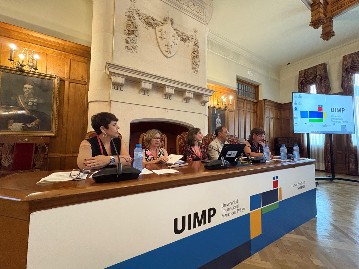 ¿Cómo de importante es la atención primaria en el cáncer de mama? 
Con Carmen Hinojo, representante de <a href="/_SEOM/">SEOM</a>, Roberto Bernal de <a href="/semfyc/">semFYC</a>, María Jesús Riera de <a href="/ALBA_MENORCA/">ALBA MENORCA</a> y <a href="/catianamartinez/">Catiana Martinez</a> de <a href="/AmigaMurcia/">Asociacion AMIGA</a>. 
Modera: <a href="/ana_valderas/">Asociación S. Águeda</a> 
<a href="/UIMP/">UIMP</a> #cancerDeMama