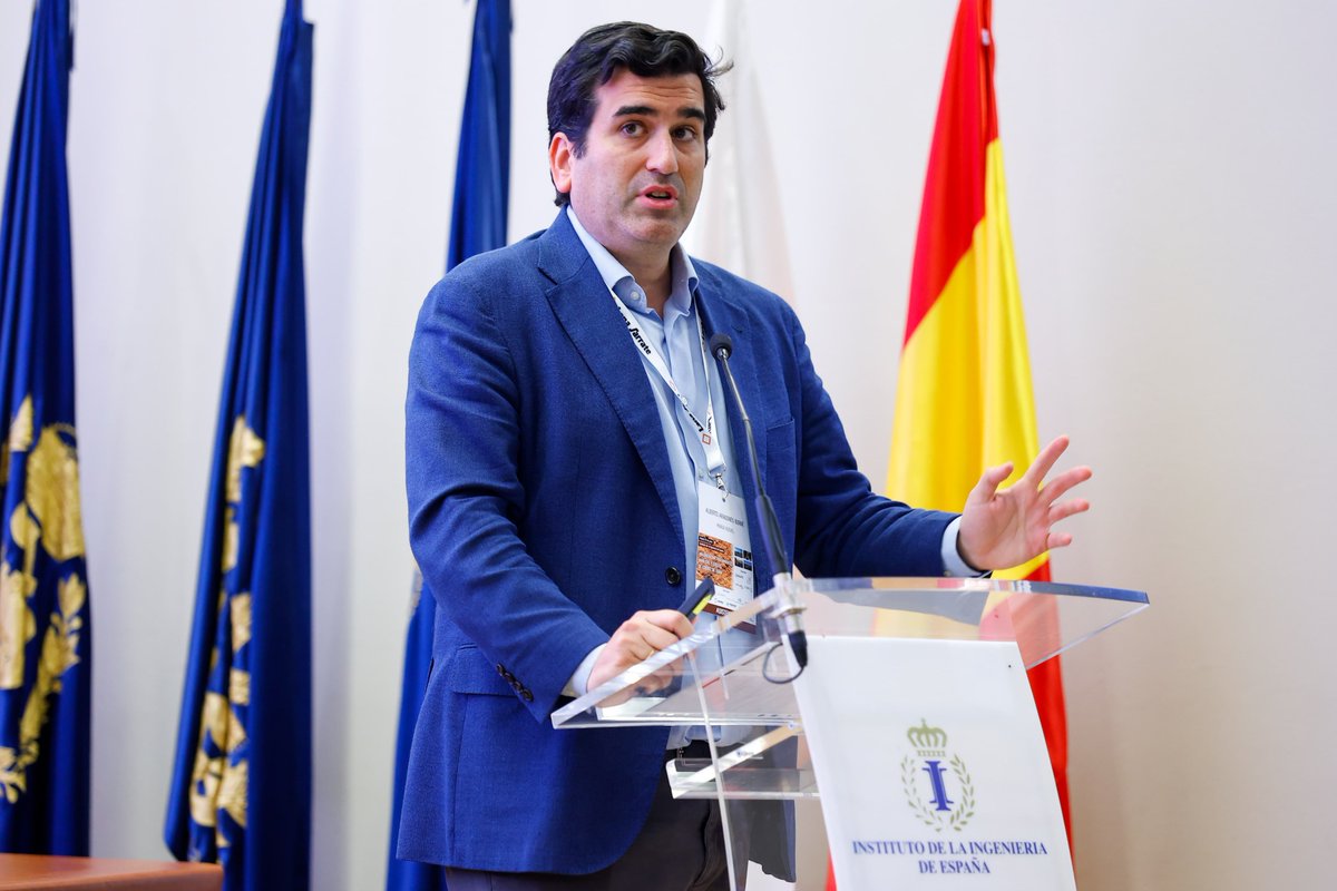 Vamos llegando al final de la jornada #tecnoaqualodos. Nuestro último ponente, Alberto Aragonés de Marea - Grupo Rusvel, acerca el uso del lodo como fertilizante orgánico y ventajas de la valorización del fango de EDAR como enmienda y nutrición sostenible. En qué suelos aplicarlo