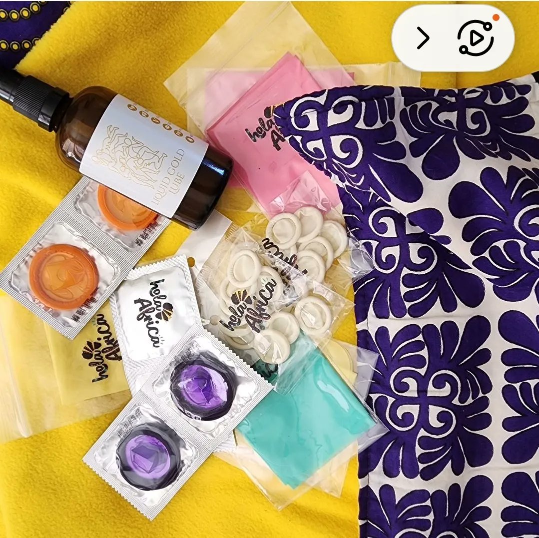 We got a manual with <a href="/Blazingnonbinry/">Blazing Non-Binary</a>
called 'Touch Me Properly Manual' which is an e-book all about queer s*x and love! Everything from gender, to dental dams to love, gender, identity and more! 🌈
Download it it here ~ drive.google.com/file/d/1S2Py-f…
#Sexpositive #Pride