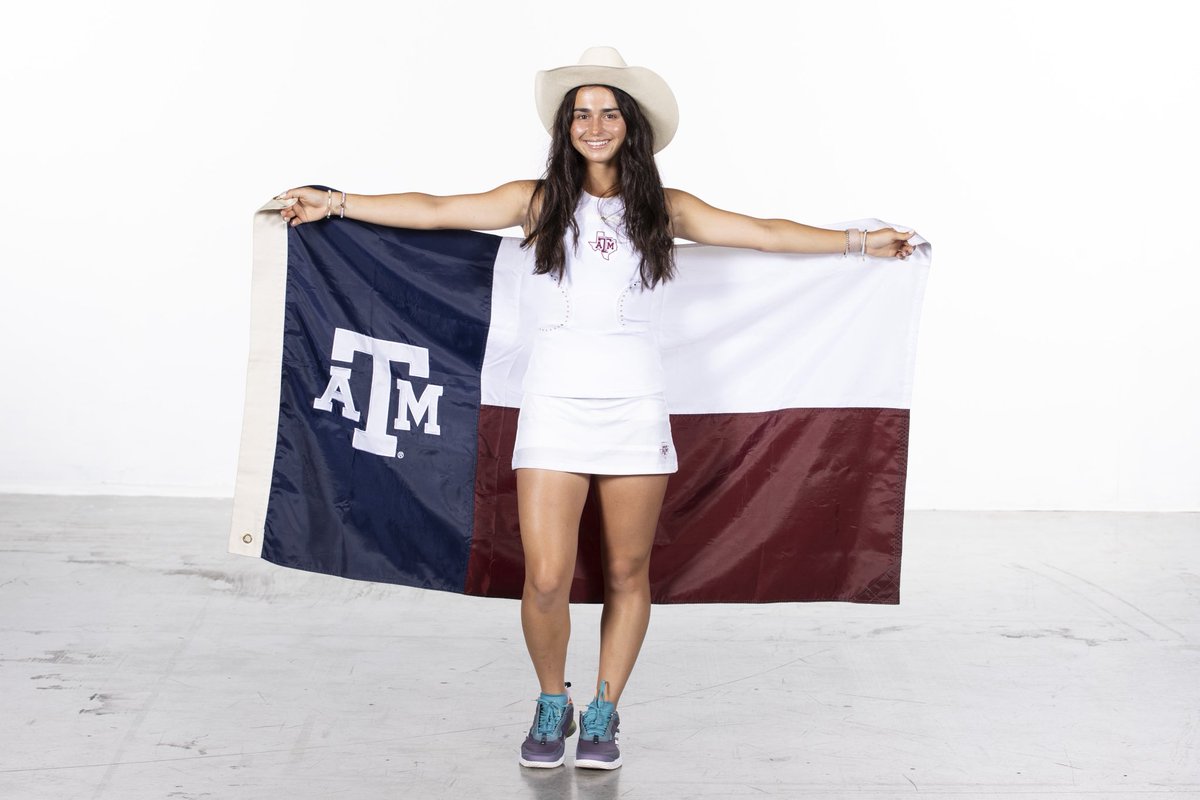 AggieWTEN's tweet image. Happy birthday our girl Violeta Martinez! ๐
Hope you have a great day celebrating ๐ฅณ
#GigEm // #AggieWT