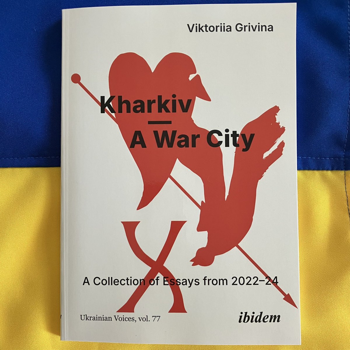 🙌 Finally got my copy of <a href="/brams884/">Viktoriia_Grivina</a> ‘Kharkiv. A War City’! 💙💛