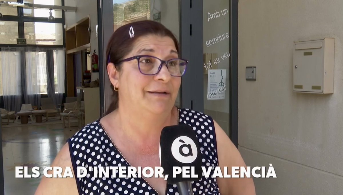 codeposa's tweet image. Un equip de Comunicacions dels Ports ha anat fins Olocau per saber si volen estudiar en castellà o en valencià per a aquesta informació d’À Punt NTC
🎥🎤
#ElsPorts #Castelló #ComunitatValenciana
▸ apuntmedia.es/informatius/a-…