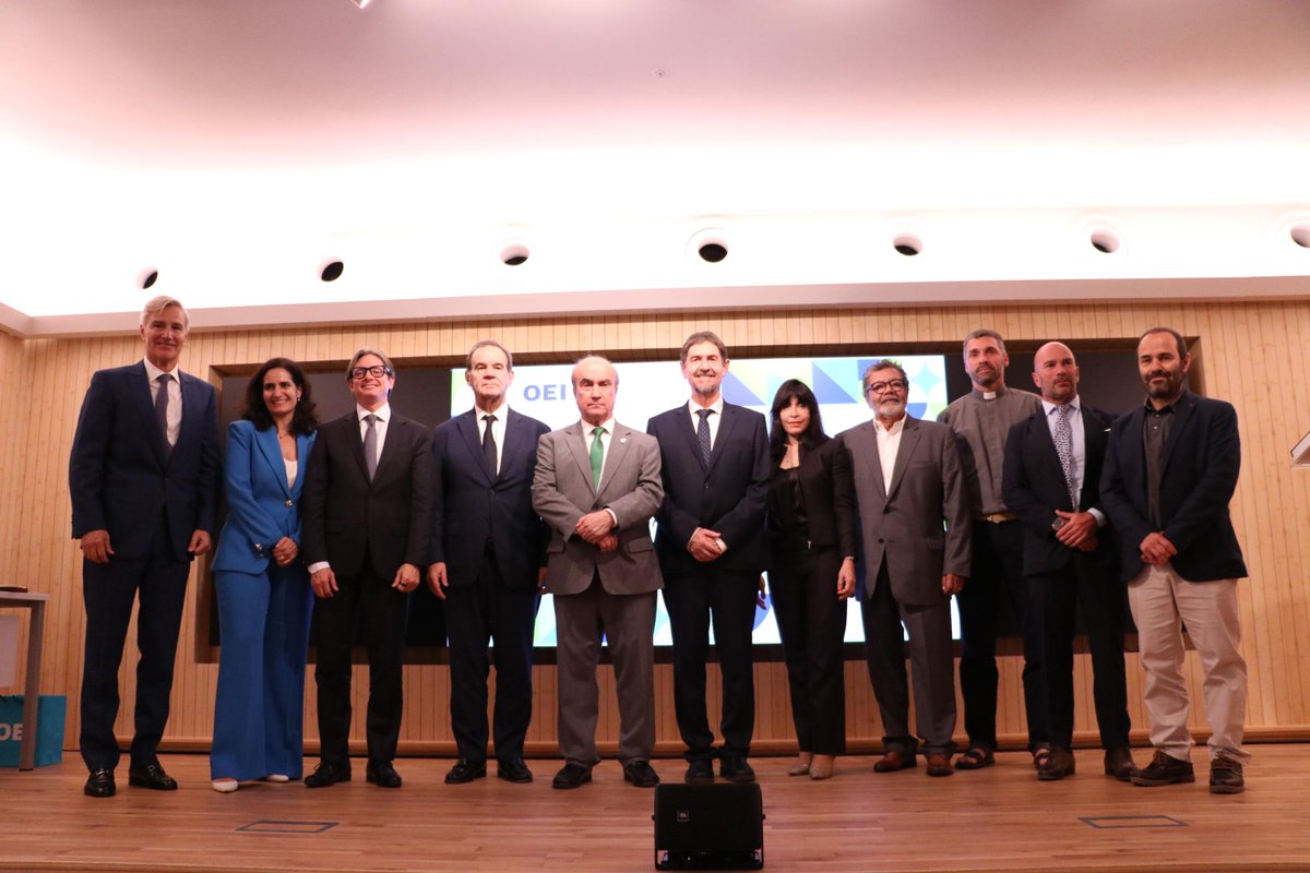 OEI (@espaciooei) on Twitter photo <a href="/educaciongob/">Ministerio de Educación, FP y Deportes</a> <a href="/ab_delarosa/">Abelardo de la Rosa</a> <a href="/gmuocra/">Gerardo Martinez</a> <a href="/uocra/">UOCRA</a> <a href="/JaboneroOEI/">Mariano Jabonero</a> <a href="/Entreculturas/">Entreculturas</a> <a href="/fortegamaranon/">Fundación Ortega-Marañón</a> <a href="/luciasala/">Lucia Sala</a> <a href="/marce_figueiras/">Marcelo Figueiras</a> <a href="/richmond_lab/">Richmond Lab</a> <a href="/Celulosa_ARG/">Celulosa Argentina</a> <a href="/chrisasinelli/">Christian Asinelli</a> <a href="/AgendaCAF/">CAF</a> <a href="/AmadorSanchezUE/">Amador Sánchez Rico</a> <a href="/UEenARG/">Unión Europea en Argentina</a> <a href="/CudaEmilce/">Emilce Cuda</a> <a href="/HolySeePress/">Holy See Press Office</a> 🏆🎉 ¡Concluimos así la ceremonia de entrega a los premiados de España y Argentina del I #PremioCooperaciónOEI!
Toda la info oei.int/oficinas/argen… <a href="/educaciongob/">Ministerio de Educación, FP y Deportes</a> <a href="/ab_delarosa/">Abelardo de la Rosa</a> <a href="/gmuocra/">Gerardo Martinez</a> <a href="/uocra/">UOCRA</a> <a href="/JaboneroOEI/">Mariano Jabonero</a> <a href="/Entreculturas/">Entreculturas</a> <a href="/fortegamaranon/">Fundación Ortega-Marañón</a> <a href="/luciasala/">Lucia Sala</a> <a href="/marce_figueiras/">Marcelo Figueiras</a> <a href="/richmond_lab/">Richmond Lab</a> <a href="/Celulosa_ARG/">Celulosa Argentina</a> <a href="/chrisasinelli/">Christian Asinelli</a> <a href="/AgendaCAF/">CAF</a> <a href="/AmadorSanchezUE/">Amador Sánchez Rico</a> <a href="/UEenARG/">Unión Europea en Argentina</a> <a href="/CudaEmilce/">Emilce Cuda</a> <a href="/HolySeePress/">Holy See Press Office</a> 🏆🎉 ¡Concluimos así la ceremonia de entrega a los premiados de España y Argentina del I #PremioCooperaciónOEI!
Toda la info oei.int/oficinas/argen…