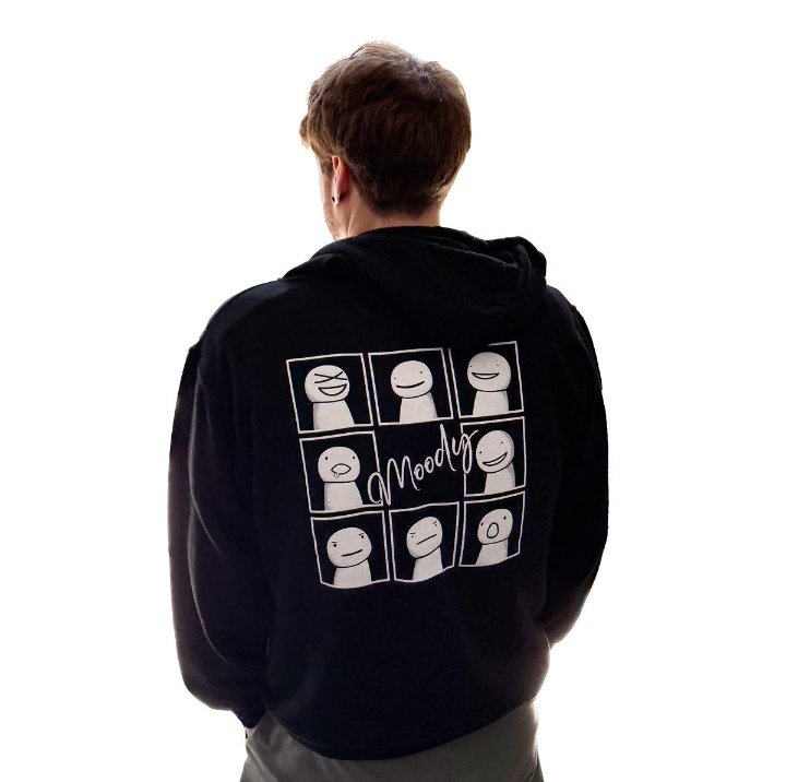 dreamy_life1's tweet photo. Dream should model for his merch more often i think https://t.co/I4vDqERevI