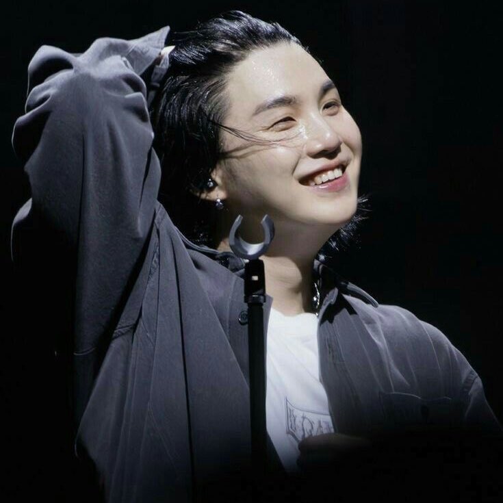 [NEWS] YOONGI WILL BE BACK TOMORROW 😭💜

D-1 UNTIL SUGA RETURNS
WITH SUGA IN 1 DAY
WE LOVE YOU YOONGI 
WE WILL WAIT FOR YOU YOONGI
#1DayToMeet_SUGA