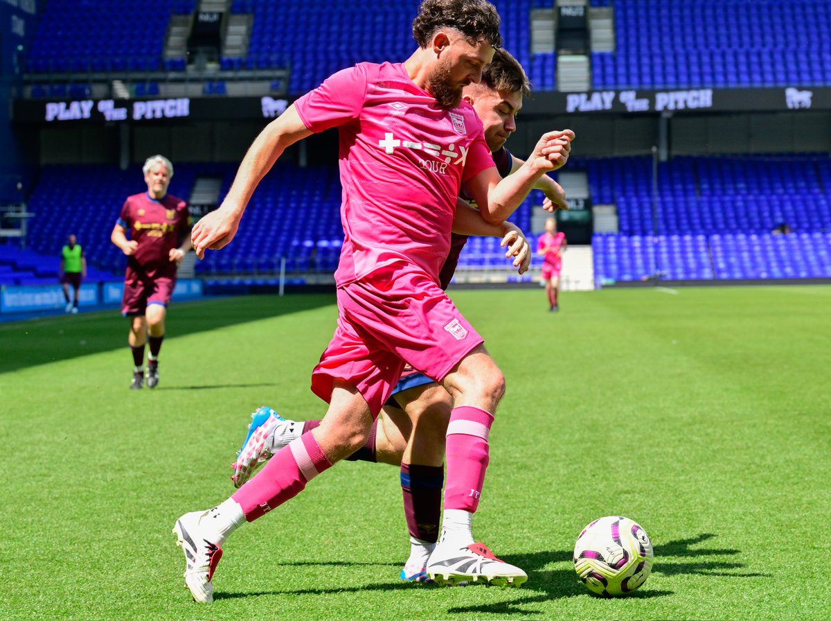 NPrentice91's tweet image. Unbelievable experience to play at Portman Road ⚽🚜 Legs in bits, well worth it and a win always helps 🙌🏻 #ITFC