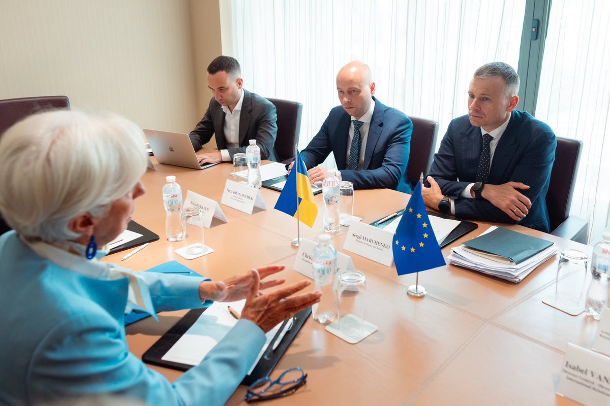MinFin Ukraine (@minfin_ukraine) on Twitter photo 🇺🇦🇪🇺 Можливі шляхи конфіскації заморожених активів росії та спрямування їх на потреби України – про це говорив Міністр фінансів України <a href="/SergiiMarchenk3/">Sergii Marchenko</a> з Президенткою <a href="/ecb/">European Central Bank</a> <a href="/Lagarde/">Christine Lagarde</a>, яка перебуває з візитом у Києві.
Деталі: mof.gov.ua/uk/news/ukrain… 🇺🇦🇪🇺 Можливі шляхи конфіскації заморожених активів росії та спрямування їх на потреби України – про це говорив Міністр фінансів України <a href="/SergiiMarchenk3/">Sergii Marchenko</a> з Президенткою <a href="/ecb/">European Central Bank</a> <a href="/Lagarde/">Christine Lagarde</a>, яка перебуває з візитом у Києві.
Деталі: mof.gov.ua/uk/news/ukrain…