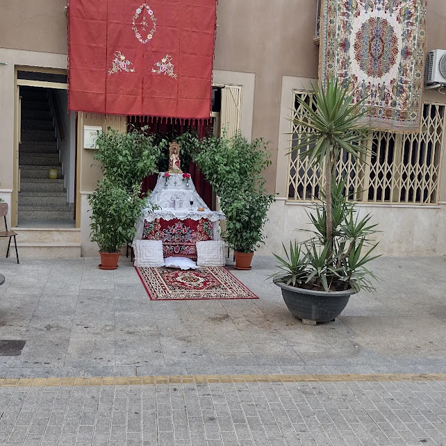 ashleyrclark1's tweet photo. Day 87 of 365 #DaysofSpain
19/06/2022
(basically this is like harvest festival in the UK but instead of thanking God for a good harvest the Spanish are asking for a good harvest in advance ) https://t.co/J73ScJOH05