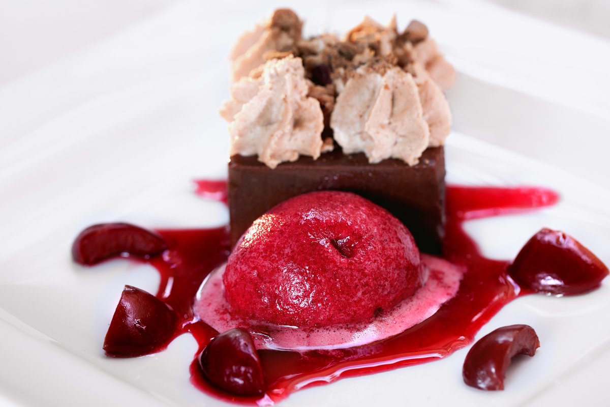 Are you ready for the ultimate Glasto treat? Book one of our legendary meals before they're gone. 
We still have space on Friday evening
Top notch food &amp; drinks, with real plates &amp; glasses, real chairs &amp; real good vibes.  Menu &amp; bookings 
deluxediner.co.uk #glastonbury2025