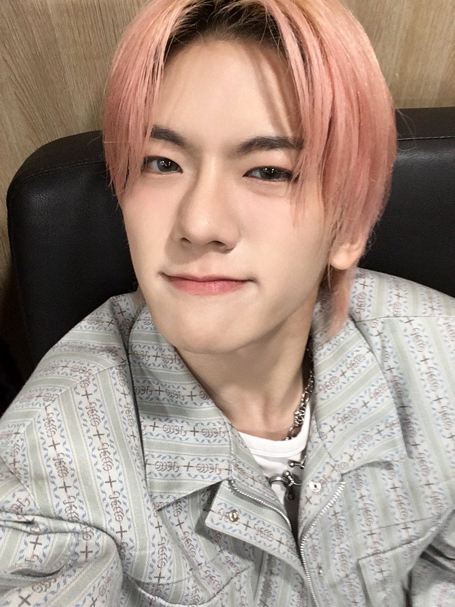 NewBeat_twt's tweet photo. [#홍민성]

오늘 너무 황홀했다...👍
뉴비트 콘서트를 KSPO DOME에서 하는 그날까지! https://t.co/BfeXPMRwRa