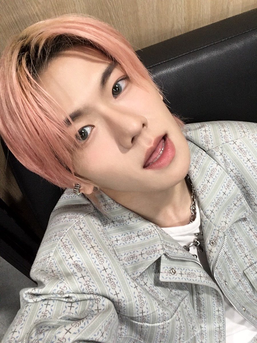 NewBeat_twt's tweet photo. [#홍민성]

오늘 너무 황홀했다...👍
뉴비트 콘서트를 KSPO DOME에서 하는 그날까지! https://t.co/BfeXPMRwRa
