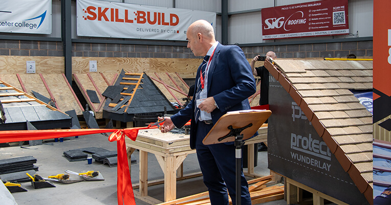 𝗥𝗼𝗼𝗳𝗶𝗻𝗴 𝗖𝗲𝗻𝘁𝗿𝗲 𝗼𝗳 𝗘𝘅𝗰𝗲𝗹𝗹𝗲𝗻𝗰𝗲 𝗢𝗽𝗲𝗻𝘀 𝗮𝘁 𝗘𝘅𝗲𝘁𝗲𝗿 𝗖𝗼𝗹𝗹𝗲𝗴𝗲
🔗 Read more: roofingtoday.co.uk/roofing-centre… #roofing