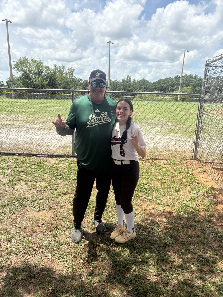 KLo2027's tweet photo. What an awesome time I had at the @USFSoftball Elite high school prospects camp! I loved all the drills we did to make us into better players! Thank you Coach Eriksen, @CoachKarlaUSF , @SBCoachNavi , Coach Jim. https://t.co/AvqeHh596i
