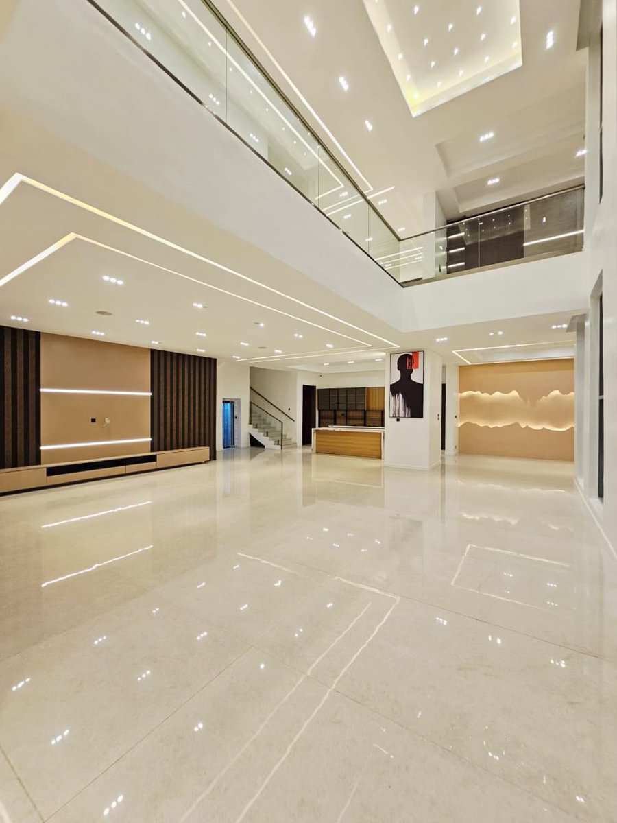 GodwyneGreg007's tweet image. CONTEMPORARY GRANDEUR IN OSAPA LONDON, LEKKI
₦1.68 Billion | 5 Bed | 5.5 Bath | Detached Duplex

Experience luxury redefined in this newly built masterpiece, nestled in the heart of Lekki.
Calls/WhatsApp: +2348034517564
#RealEstate #osapalondon #luxuryproperty