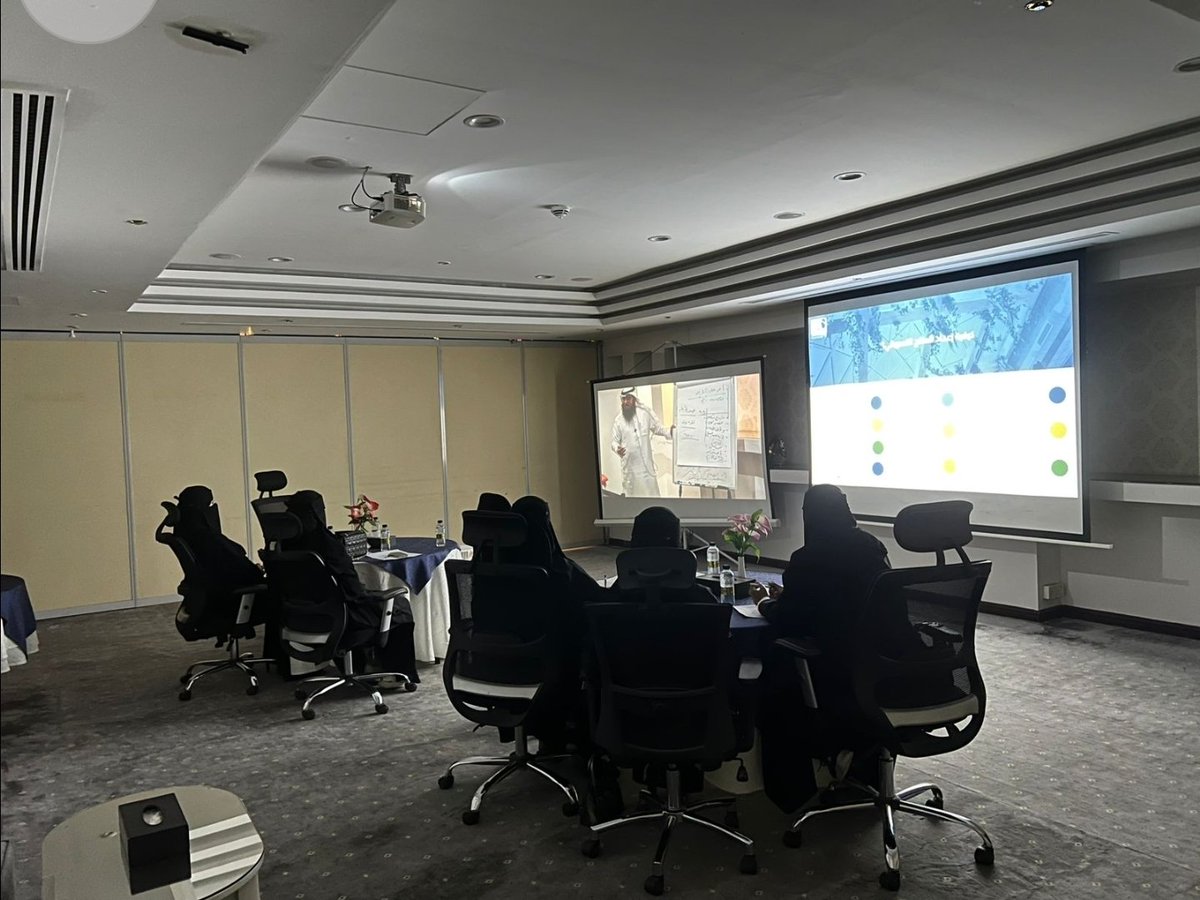 Mashorah_Pro's tweet photo. حضور مميز في لقاء #صناعة_المنتجات_التسويقية اليوم للجمعيات الأهلية من منطقة الرياض المشاركة في برنامج غيث١٢ لتطوير #الاستدامة_المالية في #المنظمات_غير_الربحية
شكرا لكم @abanumaysa على رعايتكم للبرنامج https://t.co/145TwxS71w