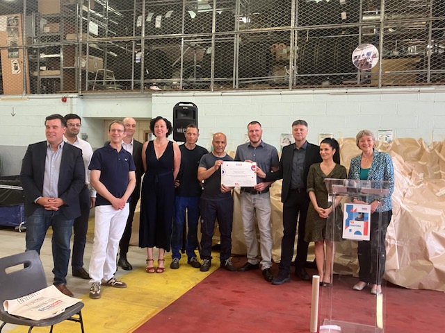 #PrixTERRITORIA2024 🏆 | Remise In Situ
Ce 19 juin, la Ville de Paris a reçu le TERRITORIA Argent pour « Réparer les batteries électriques des véhicules ».
Une démarche qui prolonge la durée de vie des batteries et réduit l’impact environnemental.
<a href="/MercureLocal/">Mercure local</a> <a href="/MacifAssurances/">Macif</a>