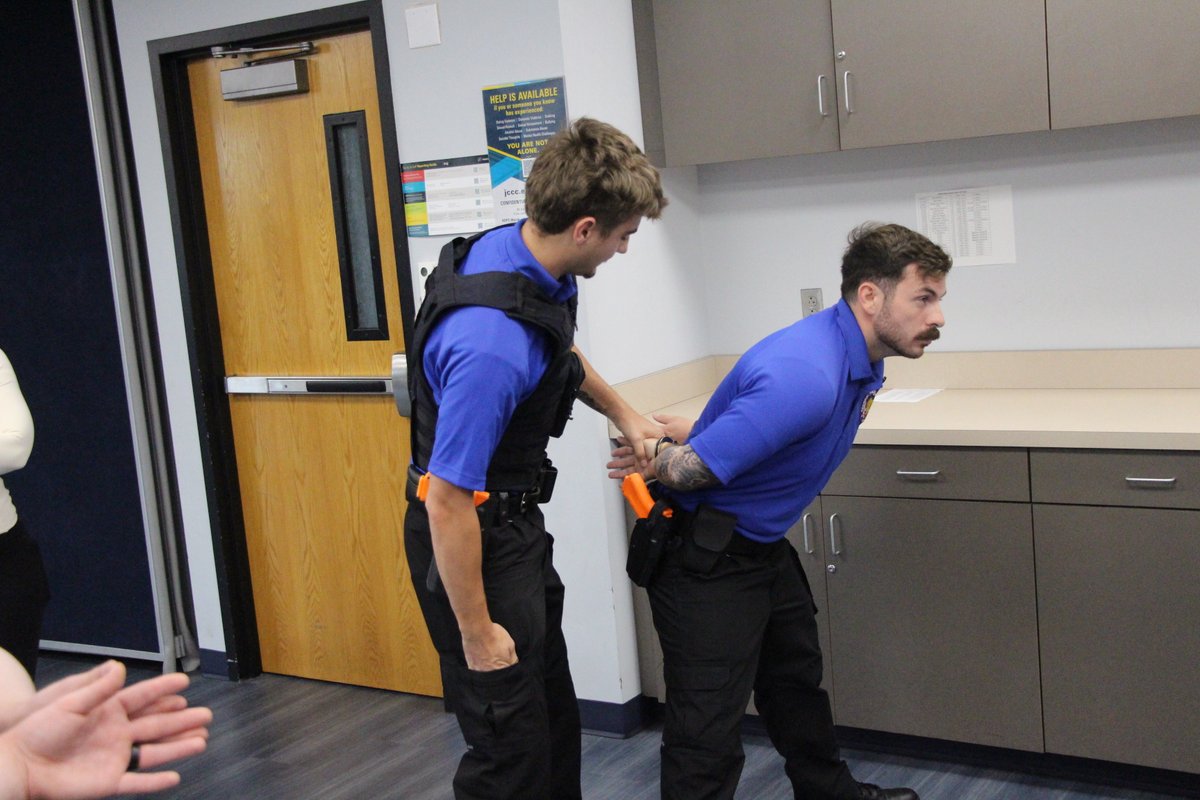 Jcrpastaff's tweet photo. Here are a few more photos of handcuffing. https://t.co/hDQqSQUWDY