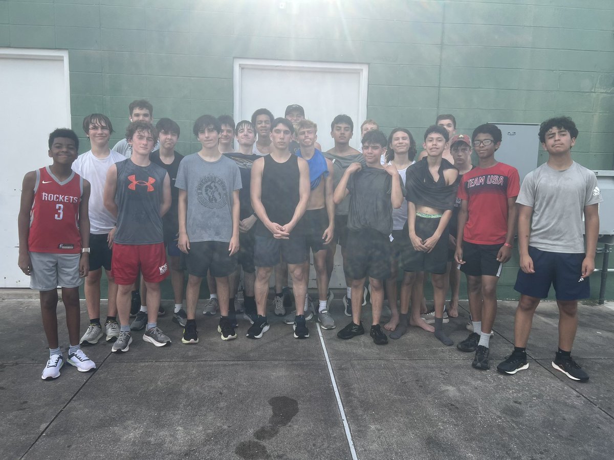 KParkBoysXC_TF's tweet photo. Building a championship culture one mile and one rep at a time. ๐โโ๏ธ๐ช
Kingwood Park XC doesnโt just run โ we grind. #KPXC #ChampionshipMindset #RunLiftRepeat https://t.co/u6QZX8FAL3