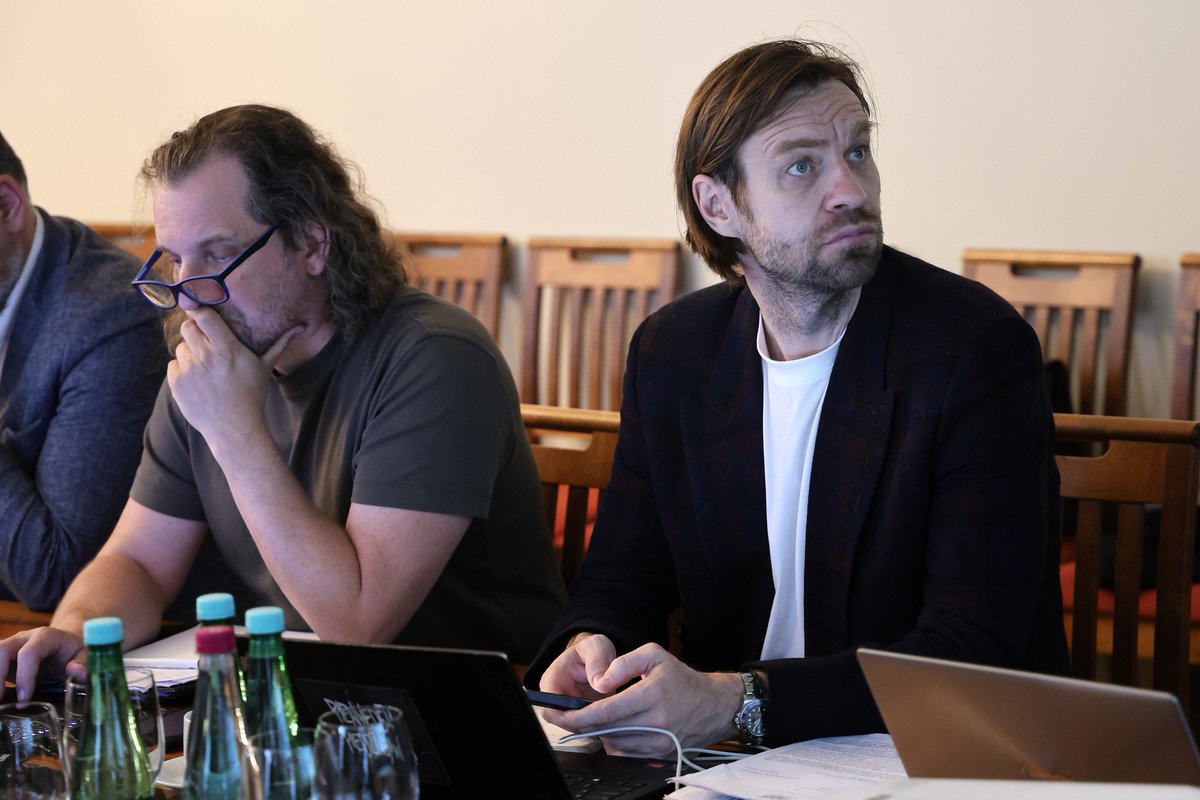 Turpinām aktīvas diskusijas ar ministrijām, vērtējot un diskutējot par ministriju iesniegtajiem priekšlikumiem darbības un izdevumu efektivizācijai.
Vienlaikus periodam no 2027.gada meklējam iespējas strukturālām reformām, funkciju pārskatīšanai, dublējošu darbību novēršanai 👉