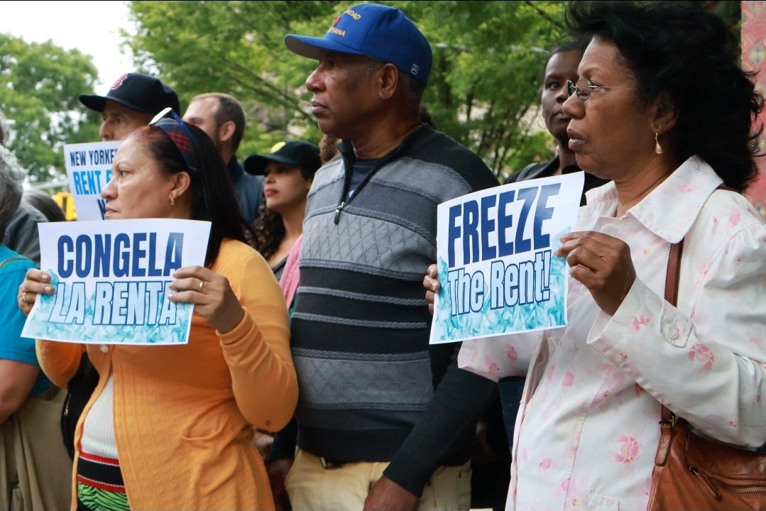 #Freezetherent rally Monday with <a href="/CnDelarosa/">Carmen De La Rosa</a>. Thank you, CM, for always supporting your constituents! The Rent is too damn high! We need a mayor who will freeze and / or roll back the rent!