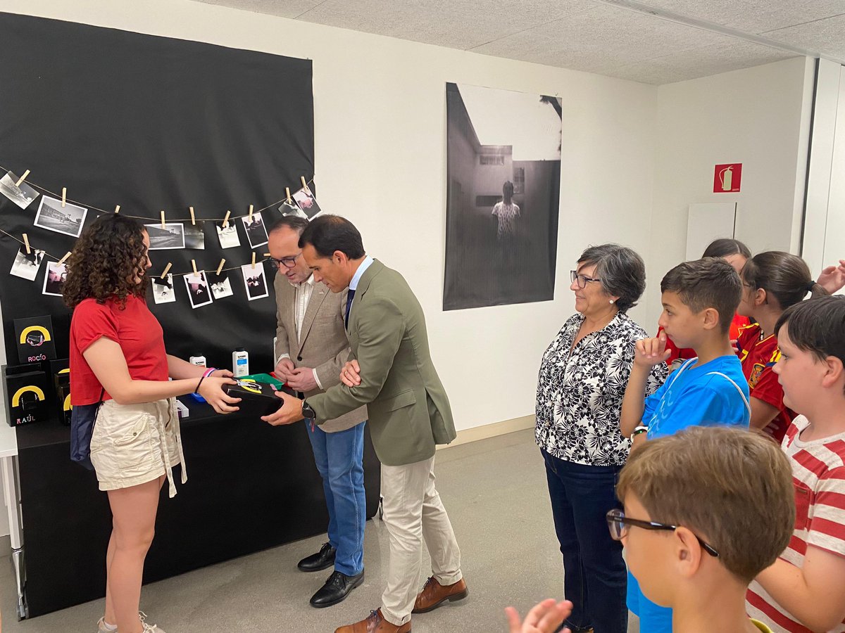 Francisco j. Solano (@fjsolano76) on Twitter photo ✅Clausura del Programa Educativo Cultural de Museos de la provincia de Jaén junto al delegado de <a href="/CulturaAND/">Cultura Junta de Andalucía</a>, <a href="/ayalamendi/">Jose Ayala Mendieta</a>.
👉🏻Iniciativas para visibilizar y reforzar la dimensión cultural del currículo escolar y la conservación de nuestro patrimonio. ✅Clausura del Programa Educativo Cultural de Museos de la provincia de Jaén junto al delegado de <a href="/CulturaAND/">Cultura Junta de Andalucía</a>, <a href="/ayalamendi/">Jose Ayala Mendieta</a>.
👉🏻Iniciativas para visibilizar y reforzar la dimensión cultural del currículo escolar y la conservación de nuestro patrimonio.