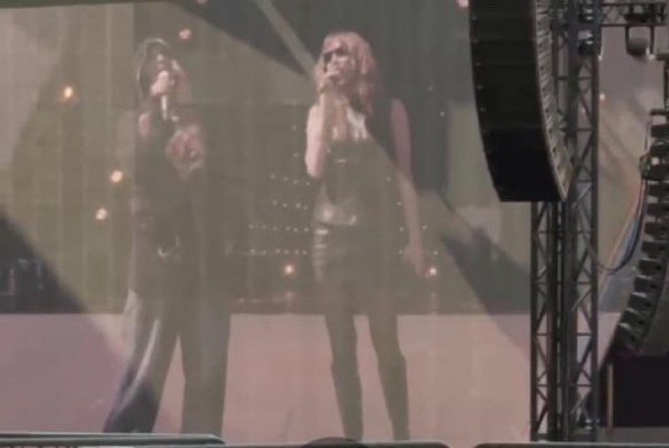 Miley va a cantar con Beyoncé hoy aAhhhhhhh 😭😭😭