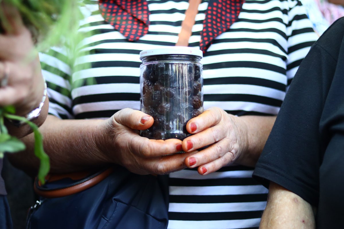 Enerji ve maden şirketlerinin doğa talanına izin verecek kanun teklifi Meclis’te görüşülmeye devam ediyor. Köylüler Meclis önünde beklemeye devam ederken bu teklif neleri içeriyor gözatalım. 
#MeclisiAç #TeklifiGeriÇek 
<a href="/ikizkoydireniyo/">Akbelen Yuvamız Vermeyeceğiz 🌱🫒🌲</a>  
Fotoğraf: Efekan Akyüz /