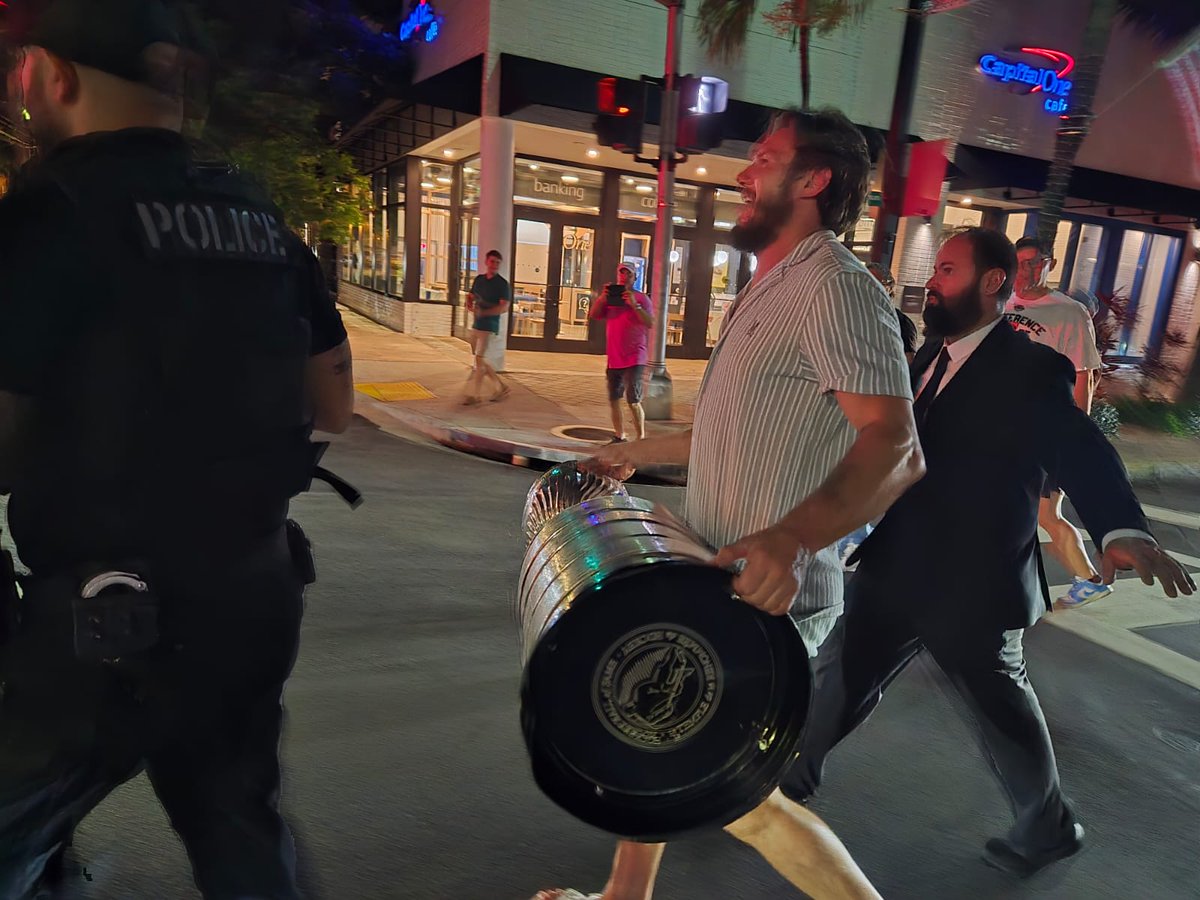 keeperofthecup's tweet image. In an around town the day after winning the #StanleyCup @FlaPanthers @HockeyHallFame @NHL