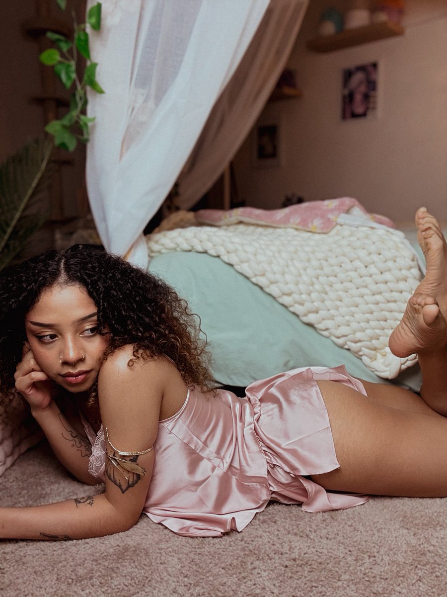 happy juneteenth! 🌸✨ all non-black folk owe black people $25! especially black women/fems :3